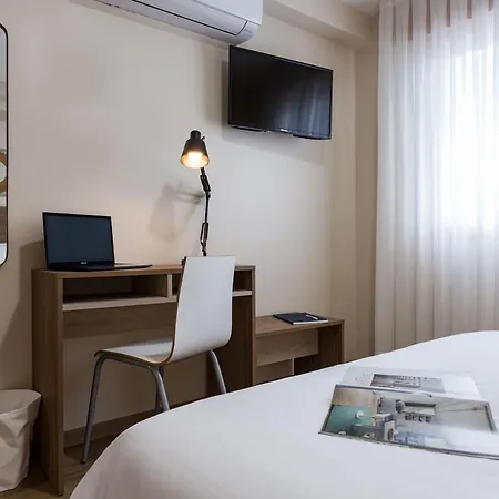 Apartment Bay By Olala Homes *