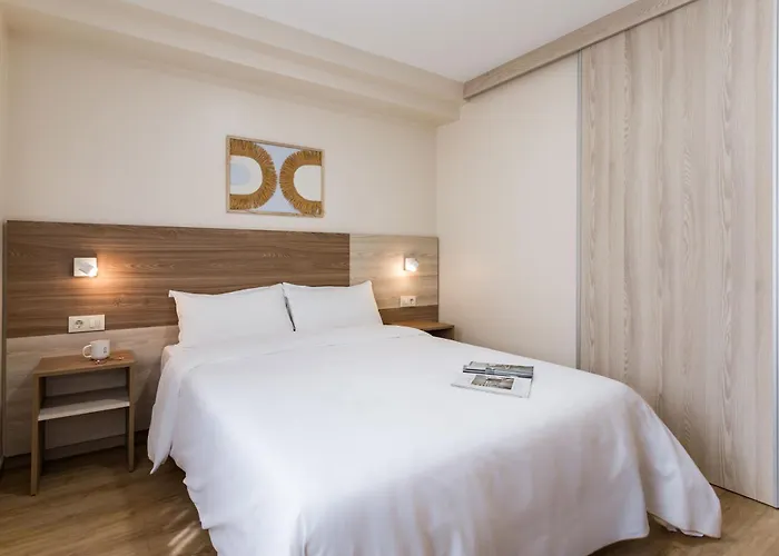 アパート Bay By Olala Homes ヴィーゴ